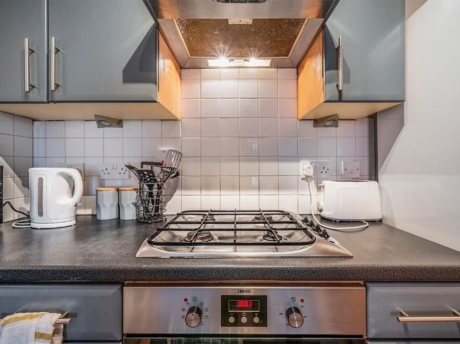 Lovely 2 Bedroom Apt At Ormeau Park W/ Free Parking بلفاست المظهر الخارجي الصورة