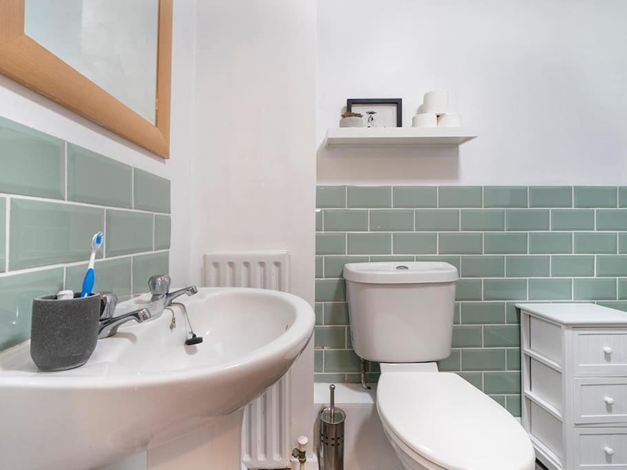 Lovely 2 Bedroom Apt At Ormeau Park W/ Free Parking بلفاست المظهر الخارجي الصورة