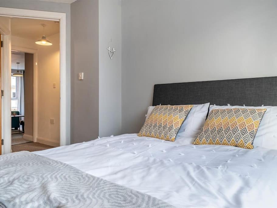 Lovely 2 Bedroom Apt At Ormeau Park W/ Free Parking بلفاست المظهر الخارجي الصورة